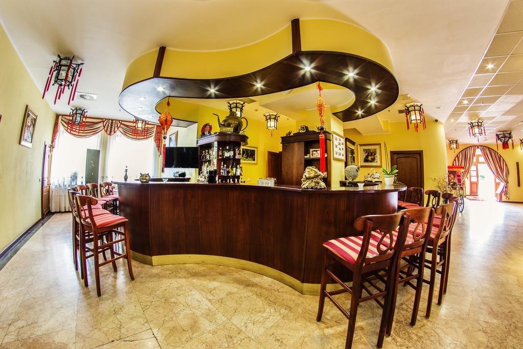 Hotel Pekin Wladyslawowo Ngoại thất bức ảnh
