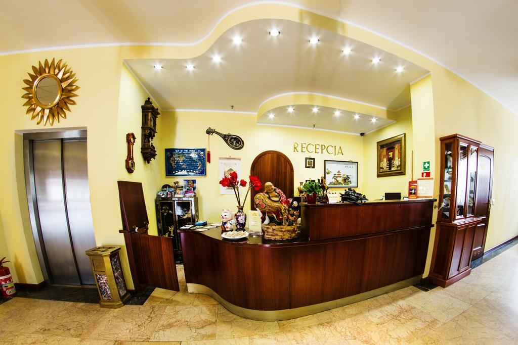 Hotel Pekin Wladyslawowo Ngoại thất bức ảnh