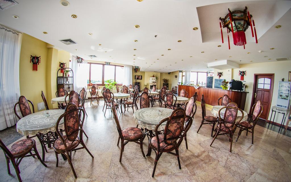 Hotel Pekin Wladyslawowo Ngoại thất bức ảnh